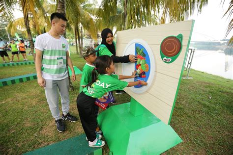 A milo at breakfast gives your child a positive start to the day. Penonton: MILO® Malaysia Breakfast Day 2017 closes with ...