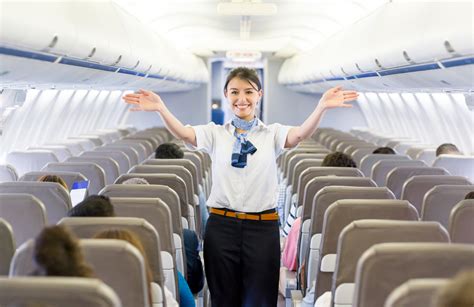 Кейли куоко, мерл дэндридж, нолан джерард фанк и др. Delta Hiring Nearly 1,000 New Flight Attendants for 2020