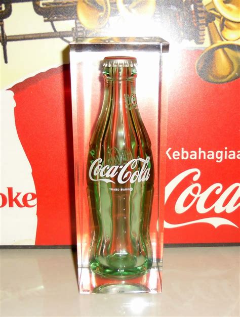 Изобрёл фармацевт джон стит пембертон из американского города атланты. Coca-Cola 75th Anniversary 1886-1961 6.5oz Glass Bottle ...