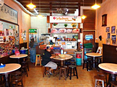 Nurodyti darbo grafiką galima nurodytu telefonu: Kuala Terengganu Breakfast at Madam Bee's Kitchen, Jalan ...