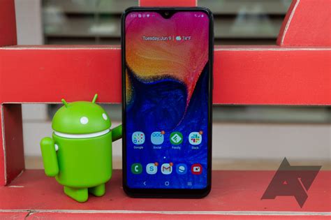 Get The Samsung Galaxy A10e For Just 150 30 Off Right Now