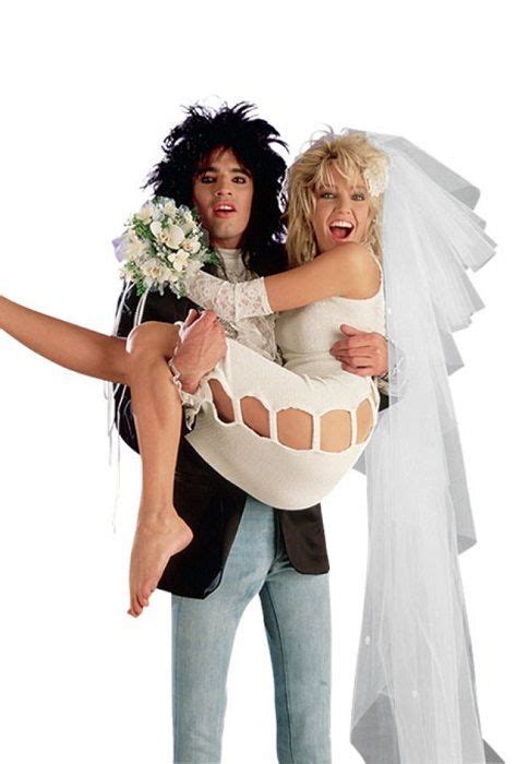 Tommy Lee And Heather Locklear In 1996 Celebrity Bride Celebrity Wedding