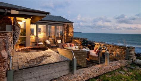 Beach House Cornwall Luxury Cottage In Cornwall Sleeps 10 Hot Tub