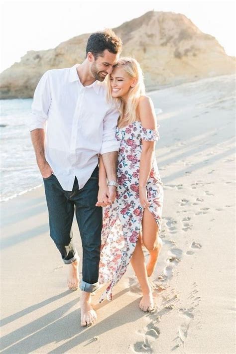Couple Beach Photoshoot Winter Coupletime Couplecase Coupletrip In 2020 Creative Engagement