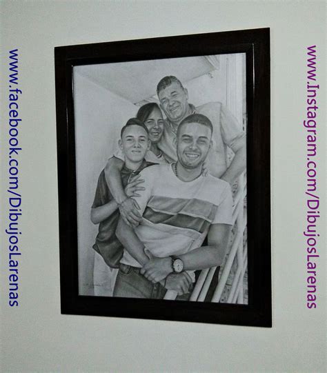 Dibujo retrato familia a lápiz carboncillo 55x75cm enmarcada con