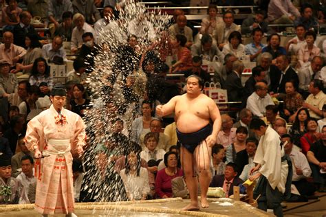 How To Watch Sumo In Tokyo