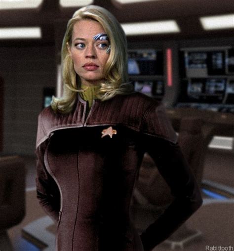 Star Trek Voyager 7 Of 9 Joins Starfleet Star Trek Tv Star Trek Series