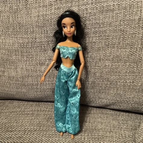 DISNEY STORE PRINCESS Jasmine Doll From Aladdin Articulated Arms 30cm