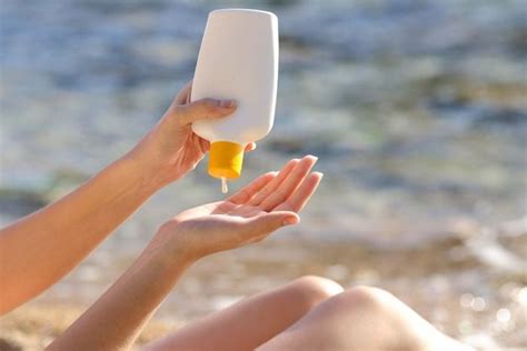 18 Sunscreen Mistakes You Dont Realize Youre Making The Healthy