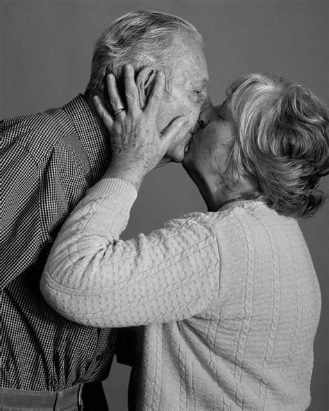 10 photos that will have you believing in everlasting love old couple in love couples in love