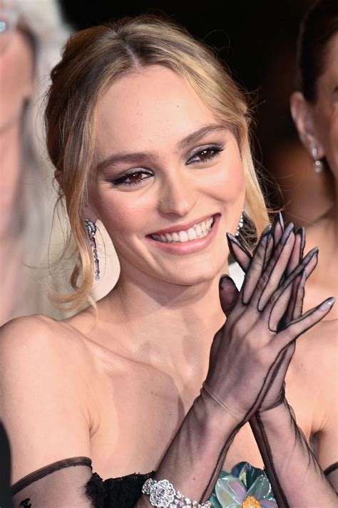 How To Do Your Makeup Like Lily Rose Depp Tutorial