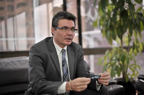 Alejandro gaviria da rienda suelta, en medio de su lucha contra el cáncer, lo que lo haría feliz en este momento. Alejandro Gaviria es el nuevo rector de la Universidad de ...