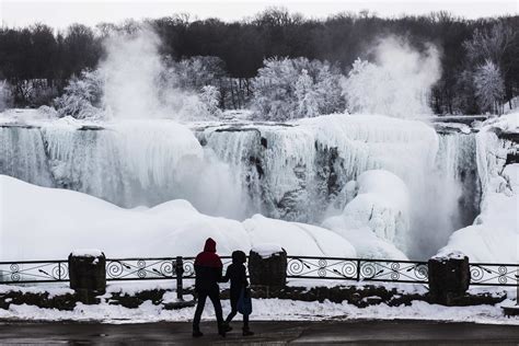 ‘frozen Technicolor Niagara Falls Lit Up In The Night