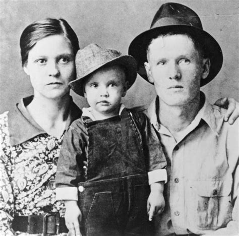 I spoke to the daughter of this rabbi. Elvis with his parents, Vernon and Gladys Presley in 1937 ...