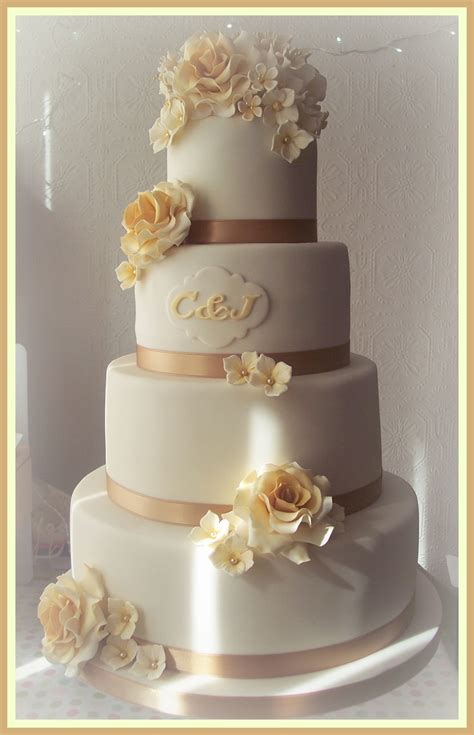 Goldivory Wedding Cake
