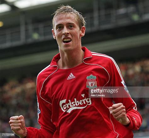 Peter Crouch Liverpool Photos And Premium High Res Pictures Getty Images