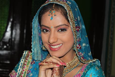 diya aur baati hum star cast working stills deepika singh india beauty beauty girl