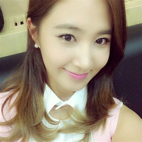 Snsd S Pretty Yuri Greets Fans With Her Latest Photo Wonderful Generation