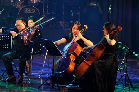 Buổi Tiệc Văn Nghệ đặc Sắc Kỷ Niệm 15 Năm Thành Lập Học Viện Âm Nhạc Huế Hội Nhạc Sĩ Việt Nam