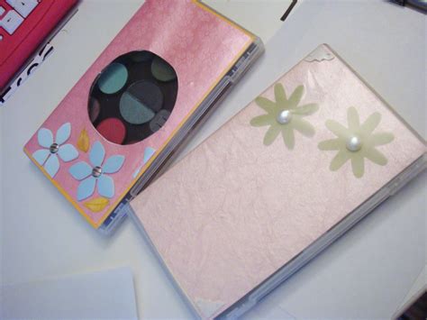 Pick up a magazine rack at a dollar store and you'll reclaim tons of surface area from their bulky clutches. Pinkbox Makeup: DIY Makeup Palette