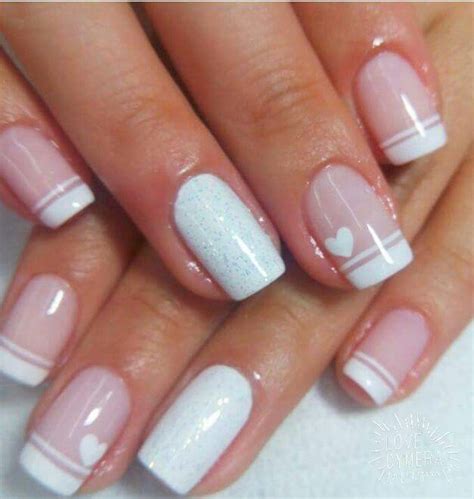 Los diseños de uñas super simples y elegantes son muy importantes especialmente para reuniones de negocios o para una entrevista de trabajo. Uñas francesas o uñas french decoradas con diseños ...