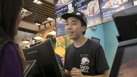 These Are The Things Fast Food Employees Hate About Customers