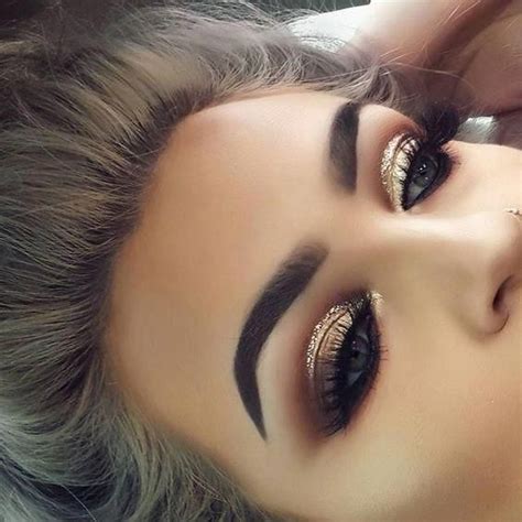This Brilliantly Long Wearing Sparkle Eye Shadow Combines The Perfect
