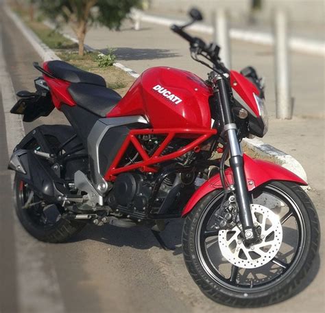 Cette Yamaha Fz S Est Modifiée En Un Monstre Ducati Betanewsfr