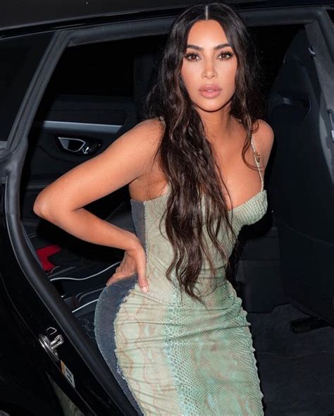 Kim Kardashian S Hottest Snaps As She Turns From Naked Pics To