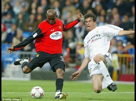 El real madrid recibe al mallorca en un duelo de objetivos muy desiguales. 03/04 Away Samuel Eto'o vs Real Madrid - YouTube