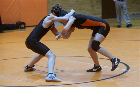 Men Wrestling Women Female Wrestler Pins Male Opponent