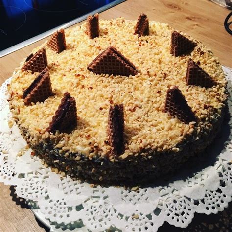 Du auch ganz ohne raffinierten zucker backen und genießen kannst. Hanuta - Torte, ein raffiniertes Rezept aus der Kategorie ...