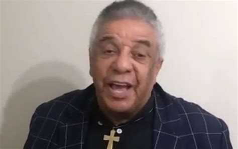 Desde pequeno se interessou por música e se apresentava nos circos que. Agnaldo Timóteo tem show cancelado após piora no estado de ...