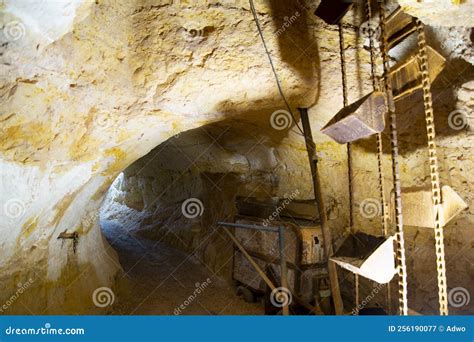 Open Mining Shaft Stock Image Image Of Coober Tunnel 256190077