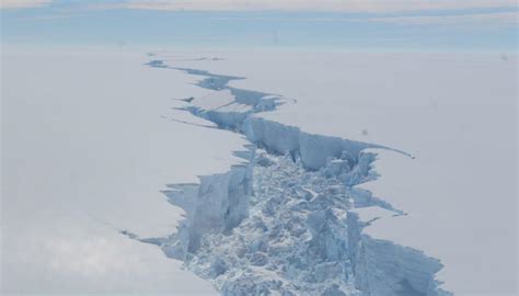 Monster Iceberg Splits Off Antarctic Larsen C Ice Shelf Newshub