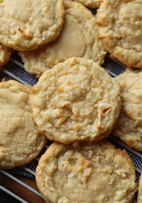 Chewy Buttery Coconut Cookies Cookies And Cups Hogyan Készítsek