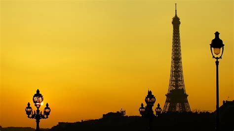Paris Eiffel Tower With Background Of Yellow Sky During Evening Hd