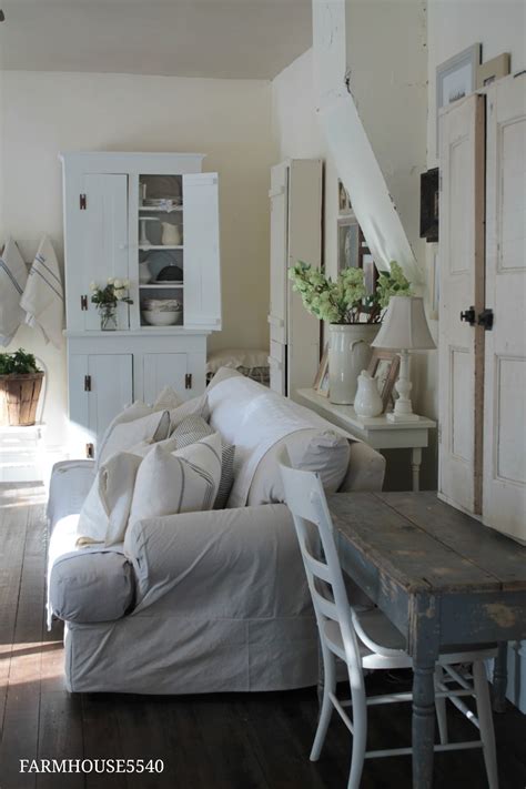 Vertical pianos generally have no problems being. FARMHOUSE 5540: Farmhouse Living Room