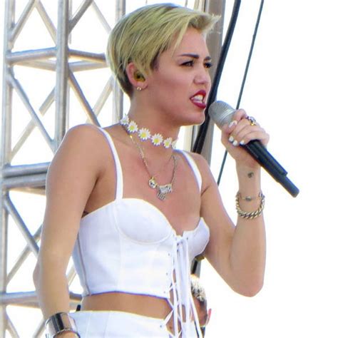 Miley Cyrus Strips Off Again For Another Raunchy Performance Celebrity News Showbiz TV