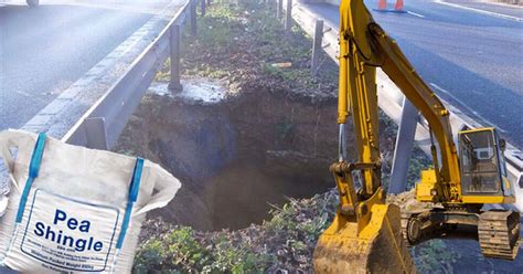 M2 Sinkhole Highways Agency Sending 20 Tonne Digger To Fill Crater