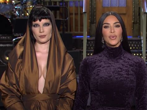 Snl Fans Praise Kim Kardashian For ‘slaying Opening Monologue With Jokes About Kanye West And