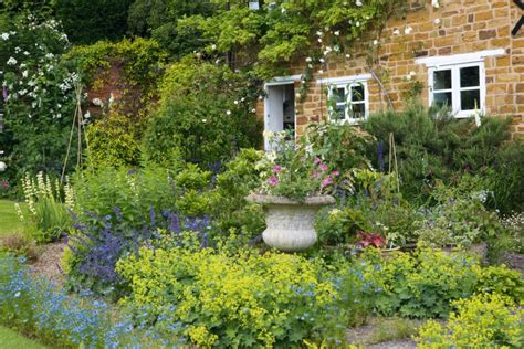 Cottage Garden Hedge Plants The Cottage Garden Is The Working Mans