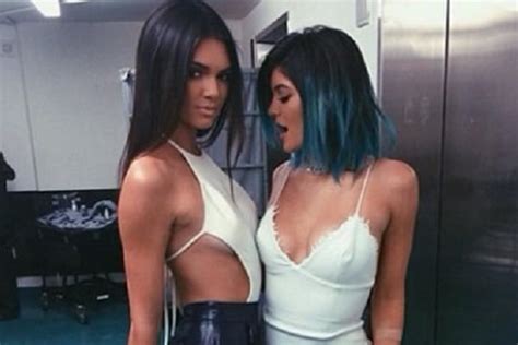 Kylie Jenner Rubs Her Sister Kendalls Vagina On Video