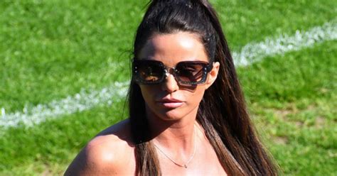 Katie Price Flashes Killer Abs As She Goes Braless For Bank Holiday Boob Tease Daily Star