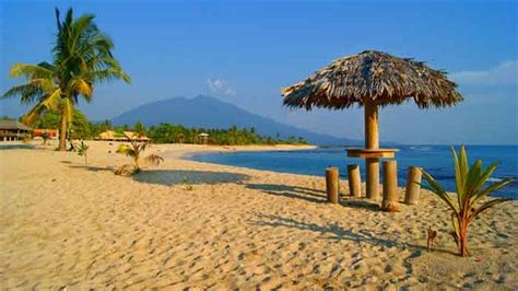 Indonesia adalah salah satu negara yang kaya akan keindahan alamnya. Pantai Laguna Helau Kalianda, Menikmati Sunset dan Pantai Yang Menenangkan - Lampung.co