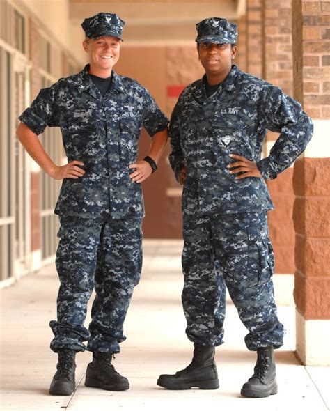 More Camo News Us Navy Working Uniform Iii Strike Hold