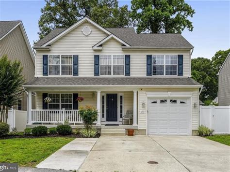 Discover apartment rentals, townhomes and many other types of rentals that suit your needs. 650 210TH STREET | Rental homes near me, Townhouse for ...