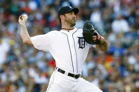 Tigers Yankees Verlander Reminds New York Who Is King Of Comerica