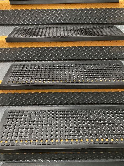 Rubber Stair Tread Heavy Duty Non Slip Stair Pads Outdoor And Indoor