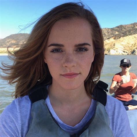 Unseen Emma Watson Without Makeup Looks Of All Time Celebrità